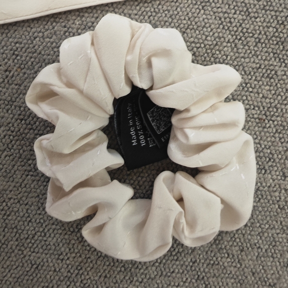 Chanel C24 embroidered scrunchie and bandeau set main image 3